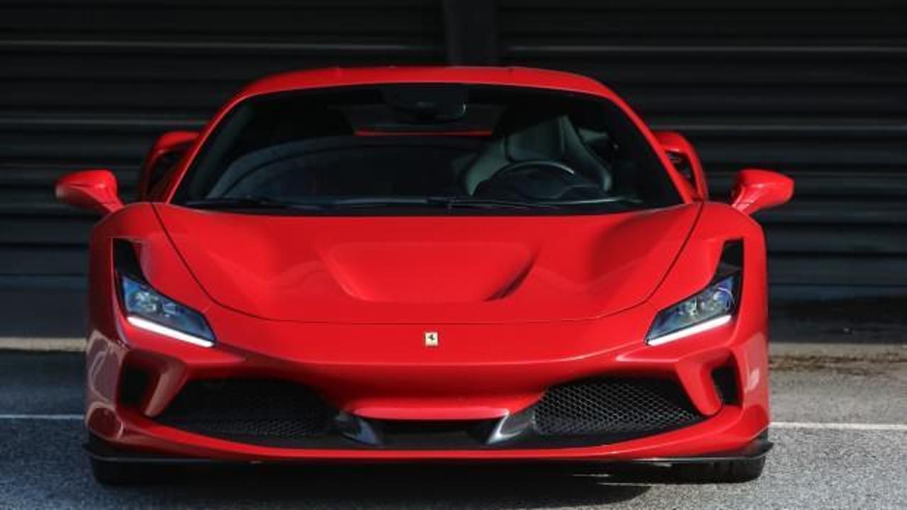 Koronavir&uuml;s salgını Ferrari'de &uuml;retimi durdurdu!