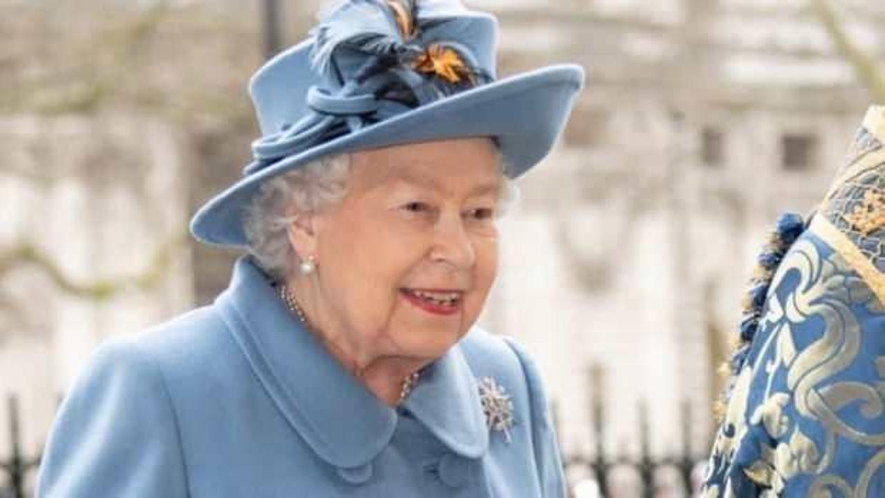 Kraliçe Elizabeth virüs korkusuyla sarayından kaçtı