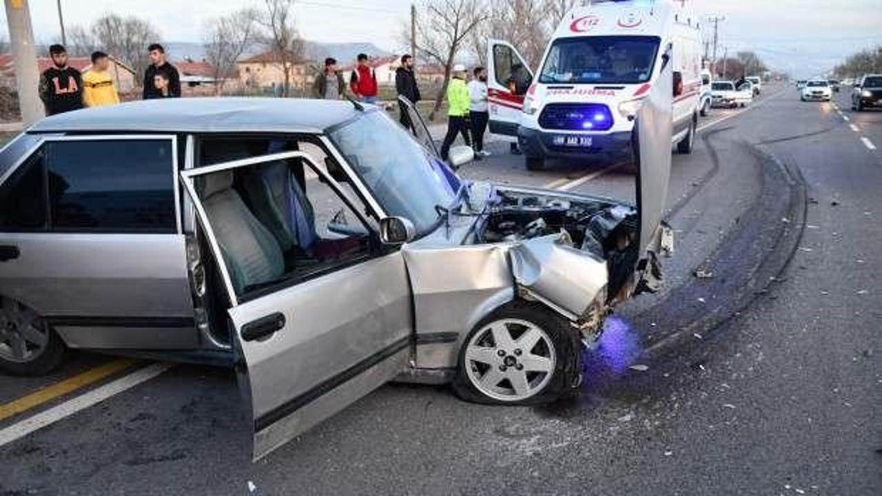 Aksaray'da iki otomobil çarpıştı: 1 yaralı