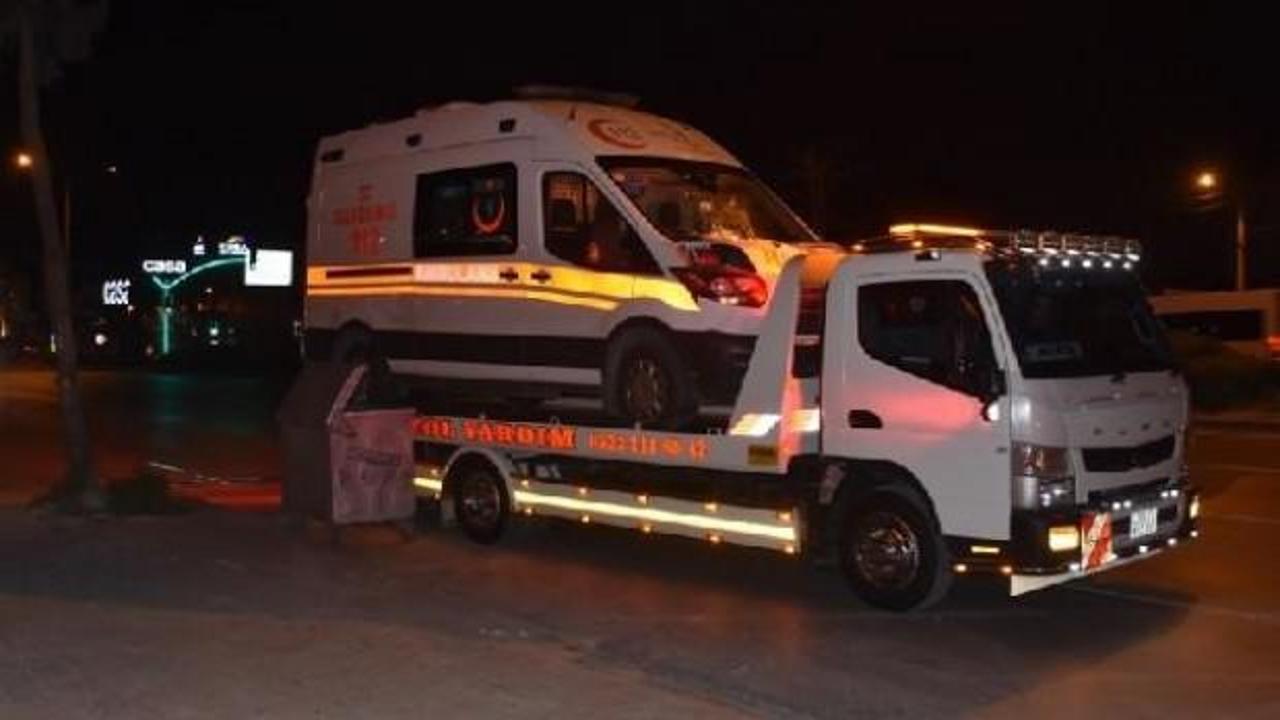 Ambulans yayalara çarptı: 2 ölü