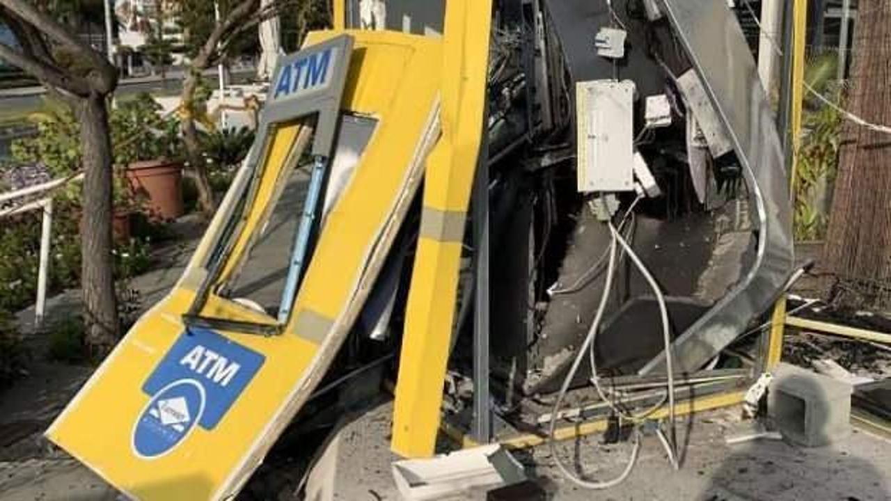 Güney Kıbrıs'ta soyguncular ATM patlatıp 37 bin euro çaldı