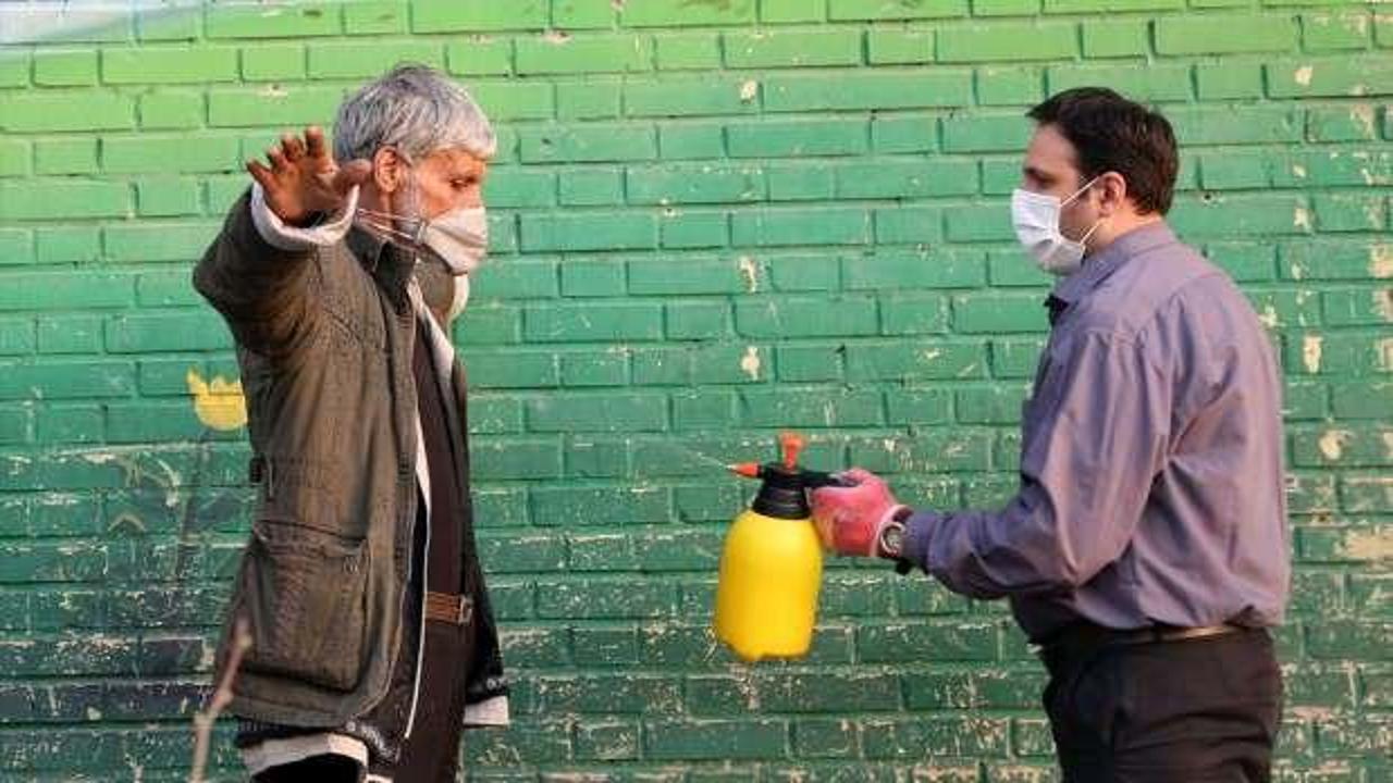 İranlı sosyoloğun koronavirüs sözleri İran'daki çaresizliği gözler önüne serdi