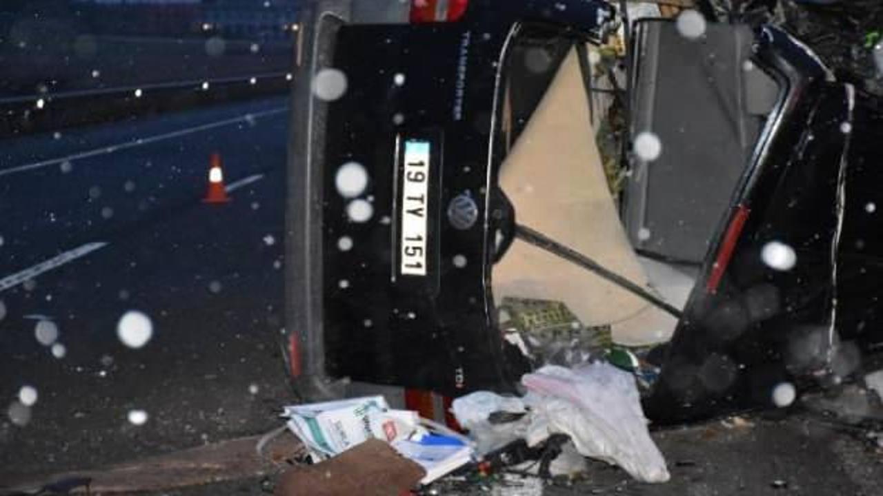Kırıkkale'de minibüs, yolcu otobüsüne çarptı: 1 ölü, 1 yaralı
