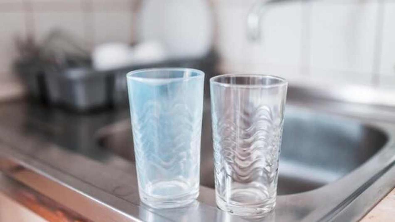 Matlaşan bardakları parlatmanın en kolay yolu