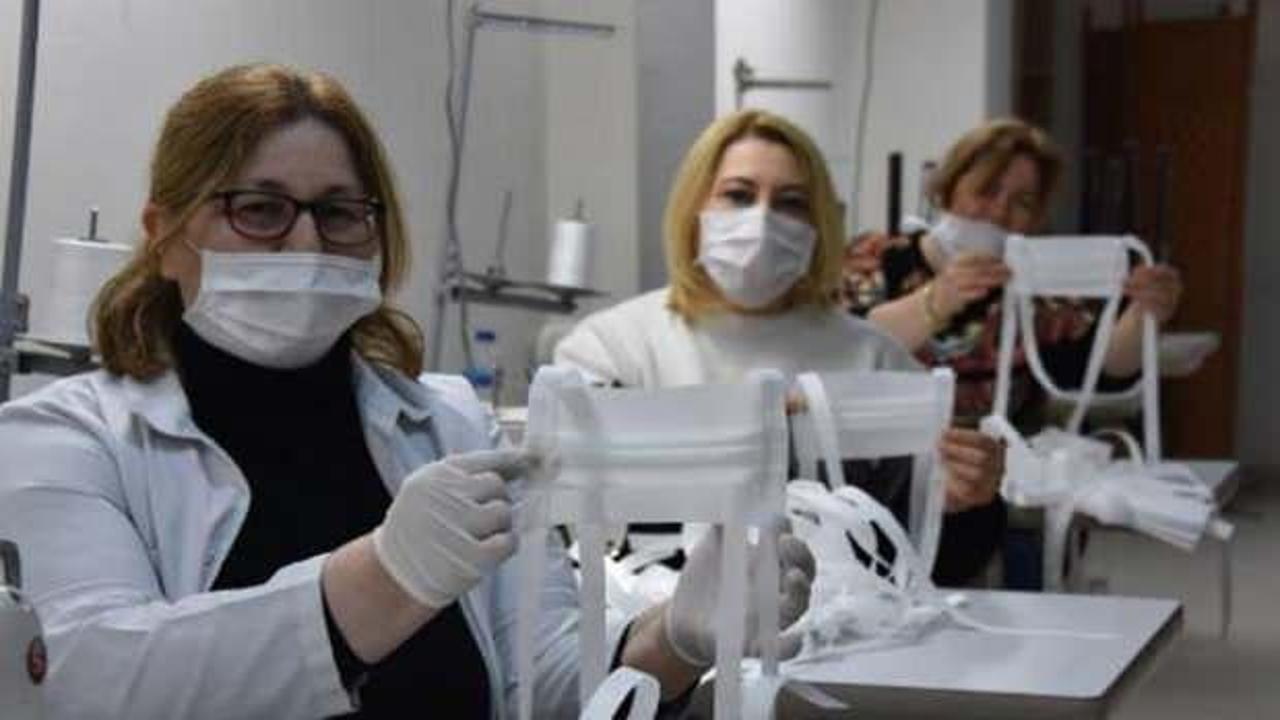 Meslek kursu öğretmenleri, sağlık çalışanları için maske üretiyor