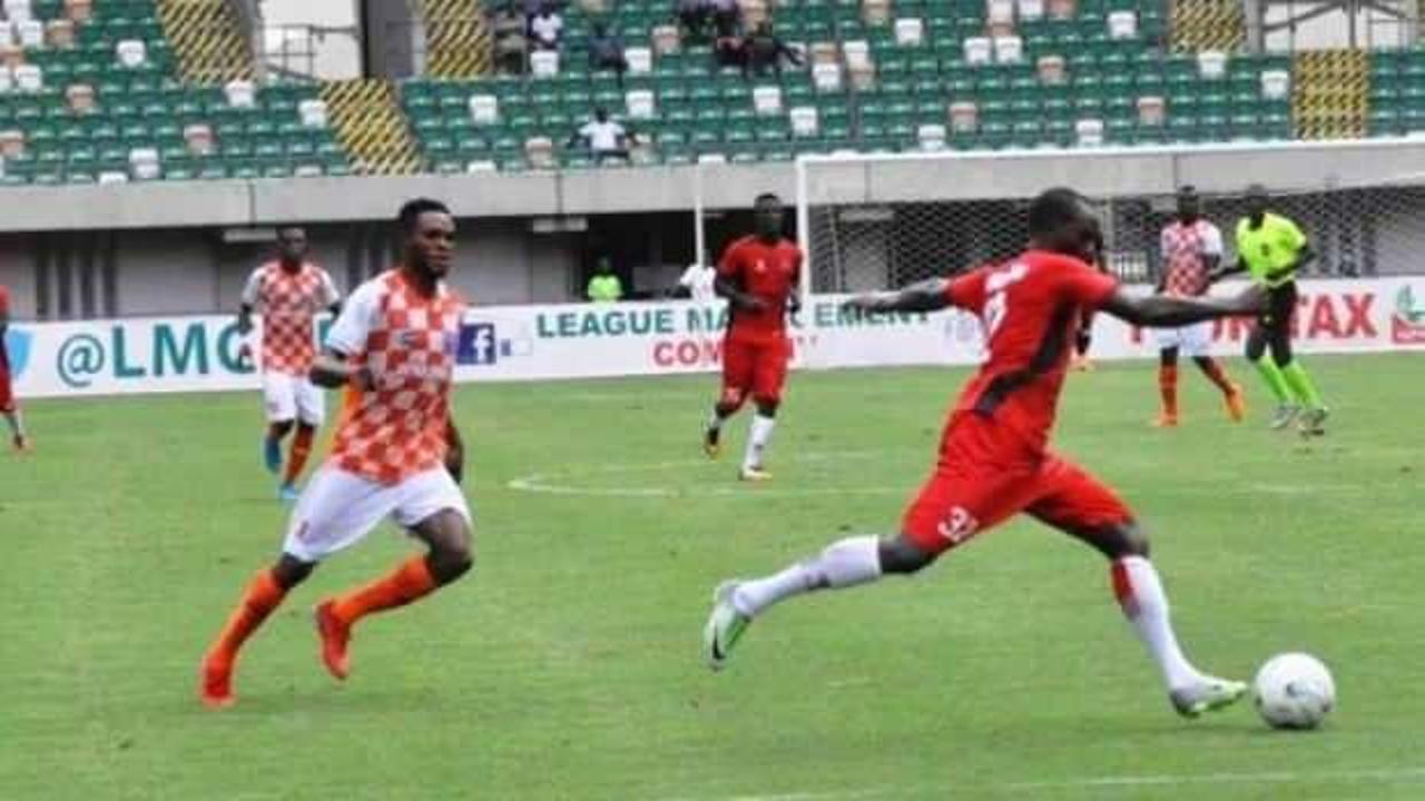 Nijerya'da futbol maçları bir ay ertelendi