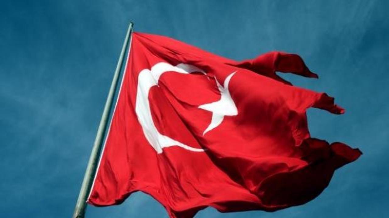 Türkiye'nin en büyük bayrağı, Samsun'da dalgalanıyor