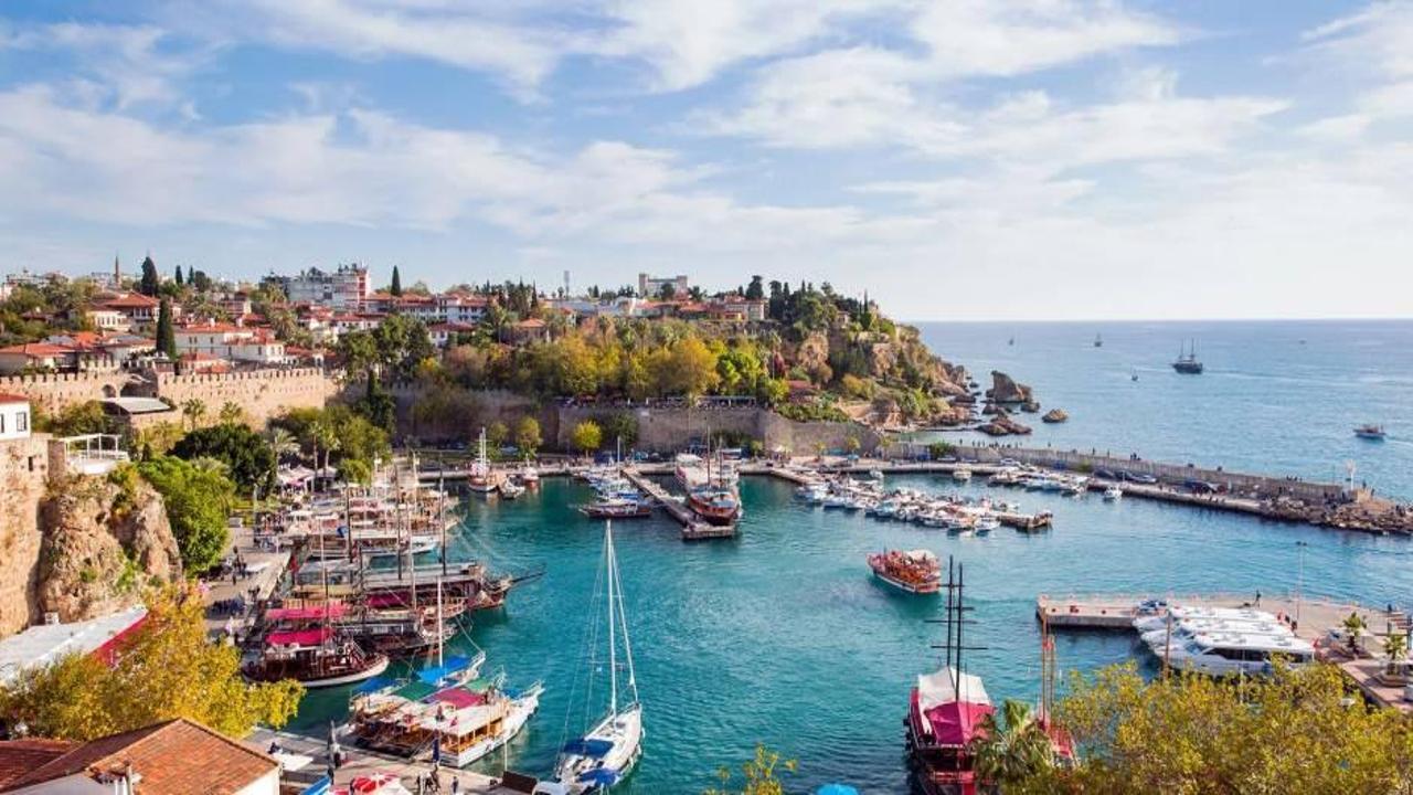 Antalya'da tüm turistik turlar durduruldu