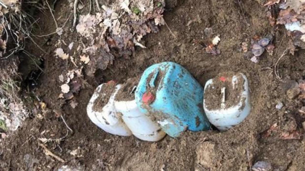 Bitlis'te PKK'lıların toprağa gömdüğü yaşam malzemeleri bulundu