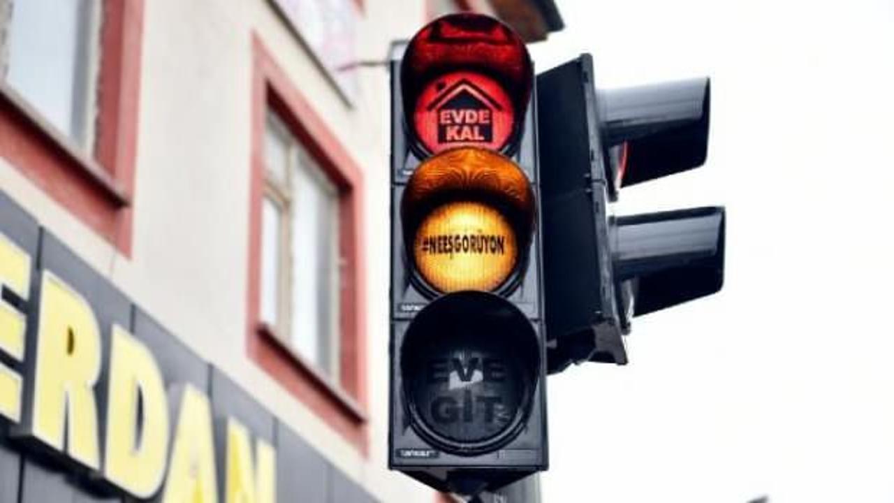 Elbistan'da trafik ışıklarıyla mesaj: 'neeşgörüyon'