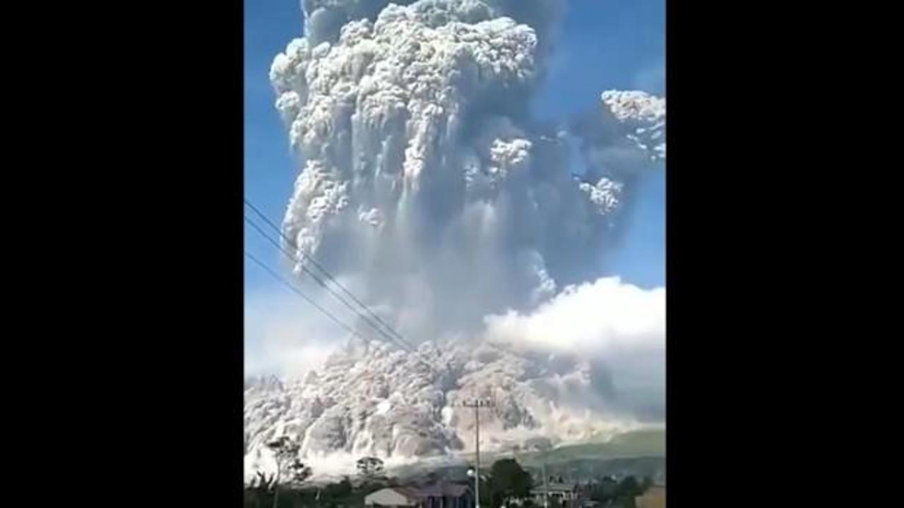 Endonezya'da Merapi Yanardağı'nda son 24 saatte 3 kere patladı! 2 bin metreye çıktı