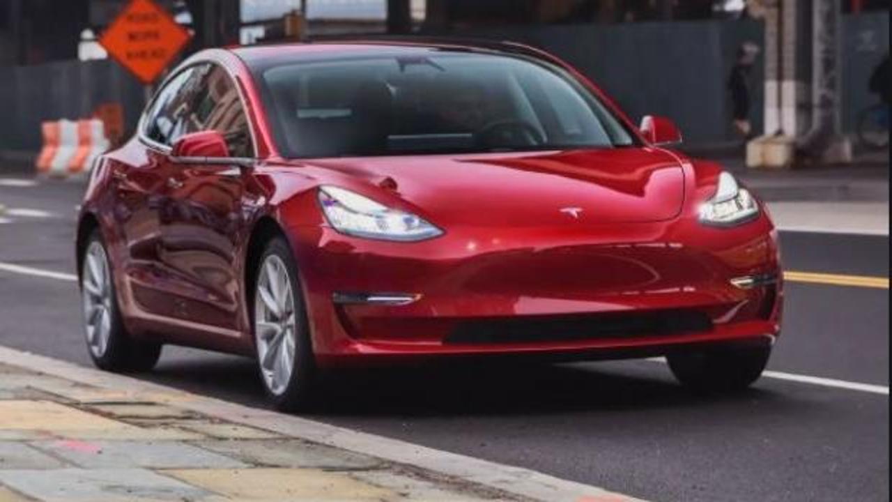 Tesla ikinci el otomobillerde o özelliği kaldırıyor!