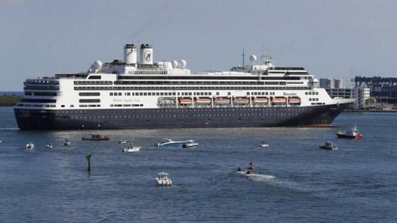 Alman cruise gemisine bilerek çarpan Venezuela donanmasına ait gemi battı