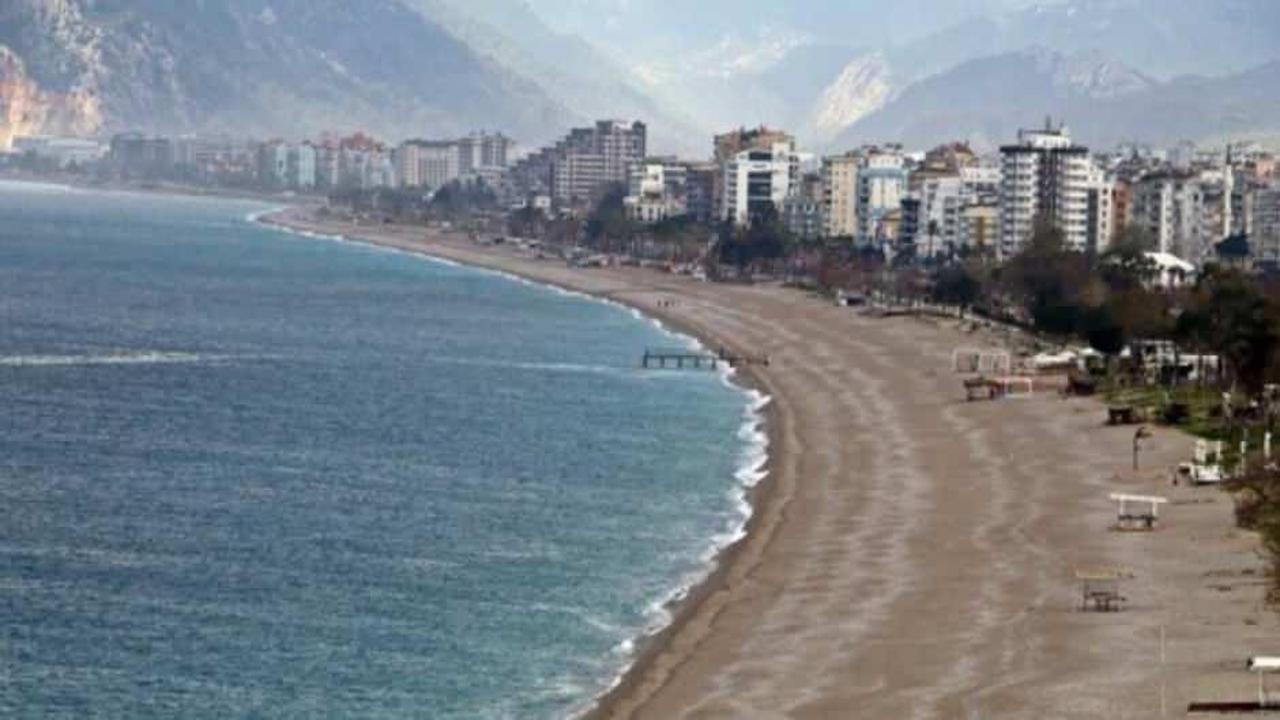Dünyaca ünlü sahil ıssız kaldı