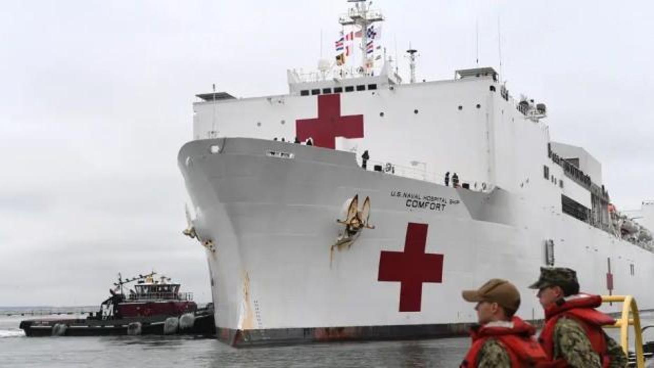 New York Times: Askeri hastane gemisine koronavirüs hastalarının alınmaması kabul edilemez