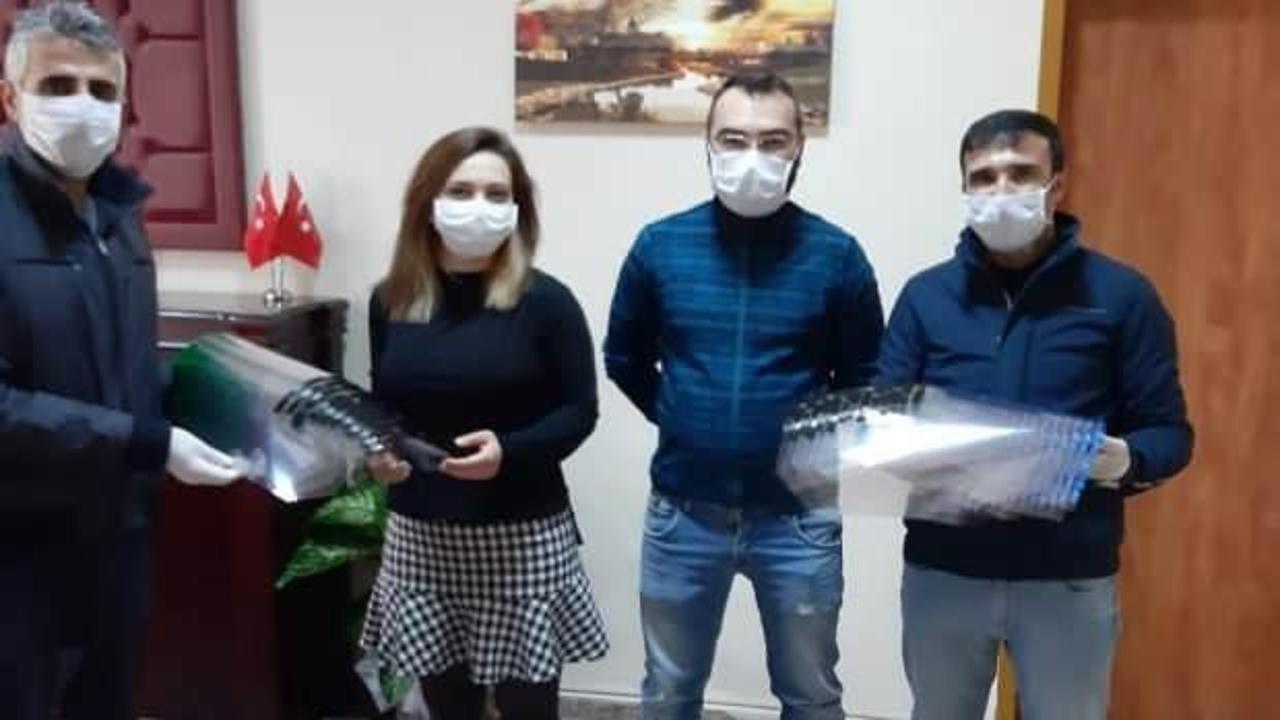 Öğretmenlerden sağlık çalışanlarına maske