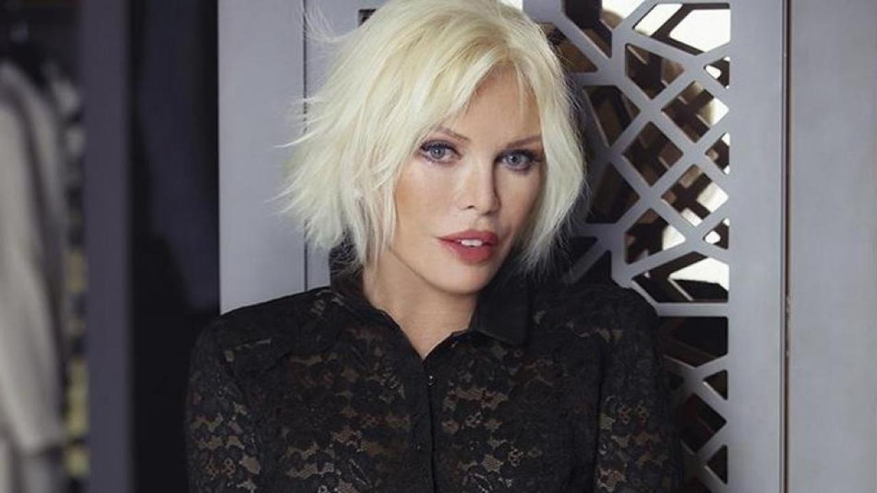 S&uuml;perstar Ajda Pekkan'ın 700 metrekarelik l&uuml;ks villasında korona &ouml;nlemleri