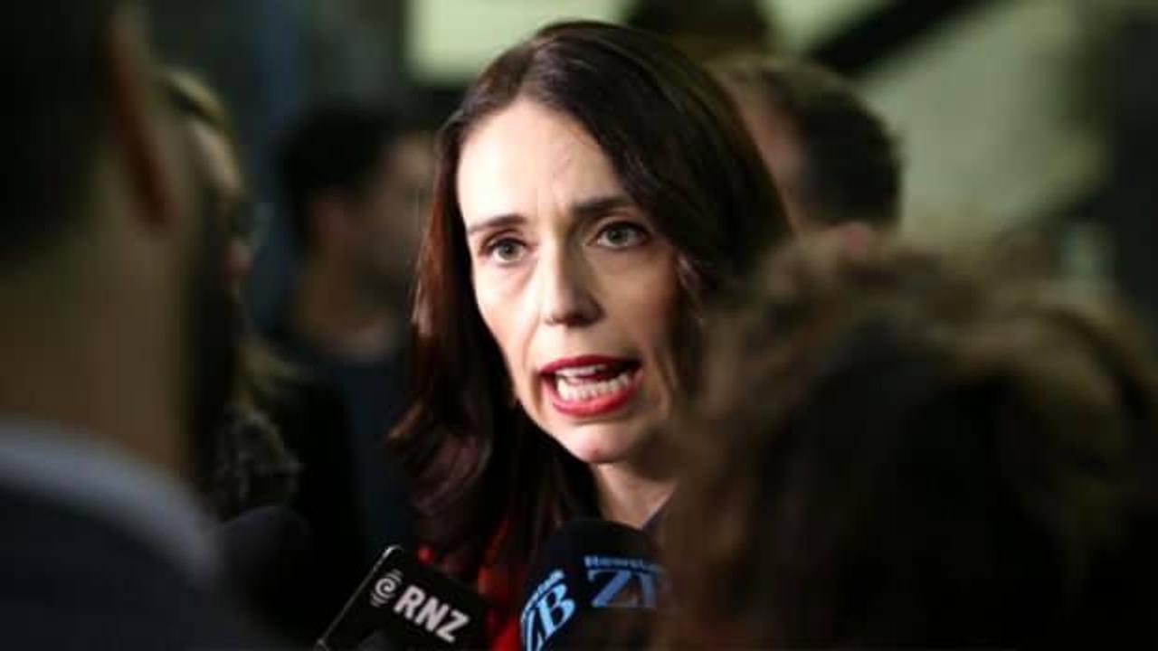 Yeni Zelanda Başbakanı Ardern'den virüs tedbirlerine uymayanlara: En kibar tabirle aptallar