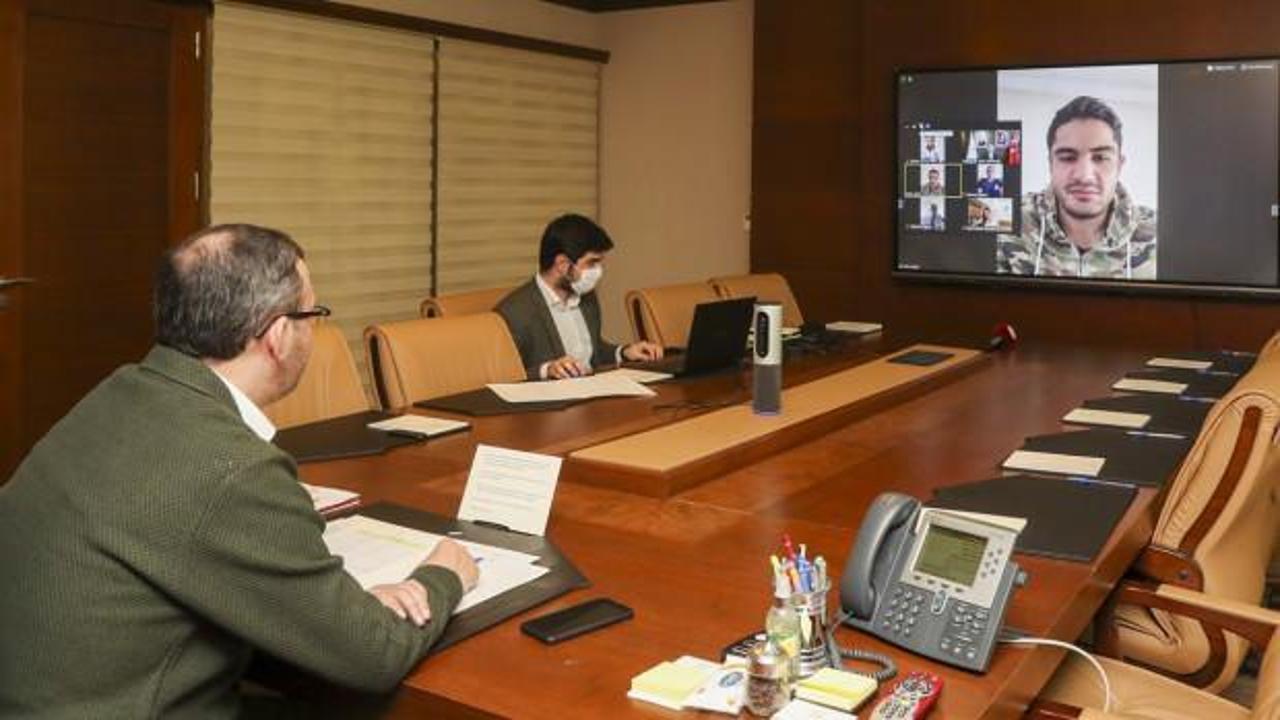 Bakan Kasapoğlu, sporcularla video konferansla görüştü