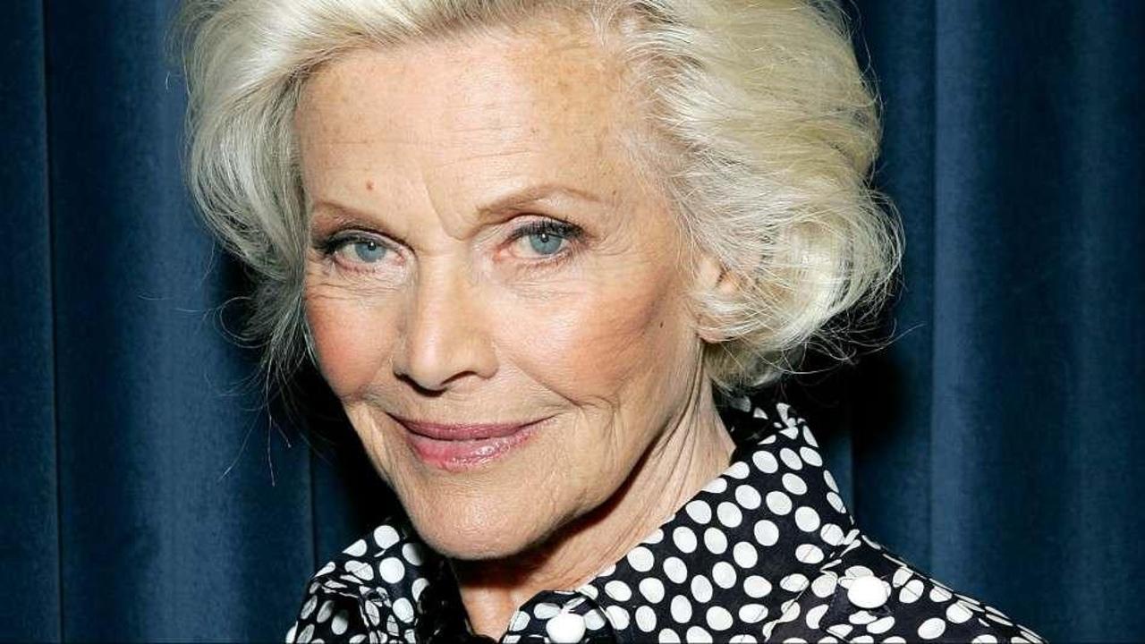 İngiliz sinemasının ilk yıldızlarından biri olan Honor Blackman hayatını kaybetti!