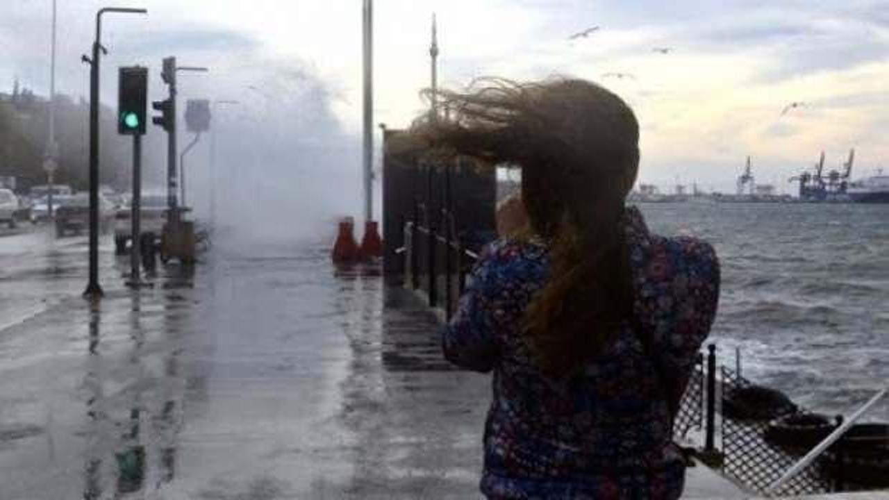 Meteoroloji'den &uuml;&ccedil; b&ouml;lge i&ccedil;in sağanak ve fırtına uyarısı