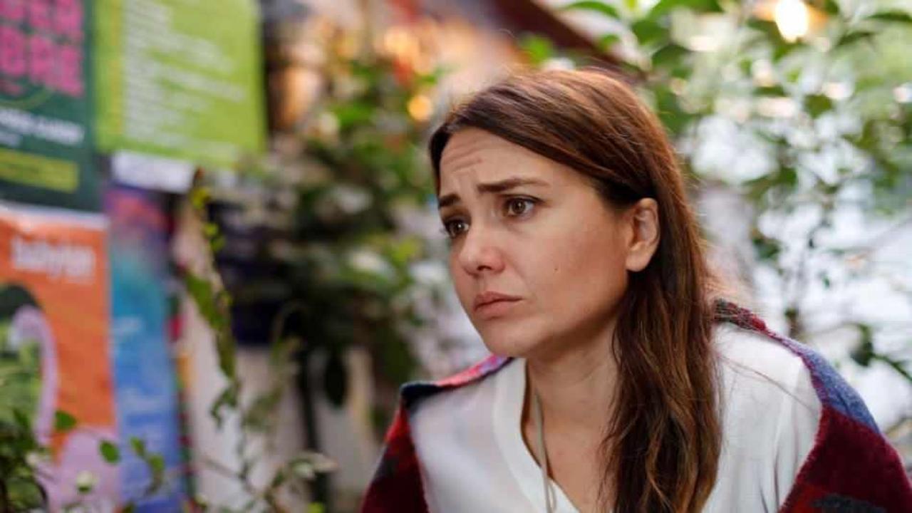 Oyuncu Deniz Uğur'un acı g&uuml;n&uuml;! Dayısını koronavir&uuml;s nedeniyle kaybetti