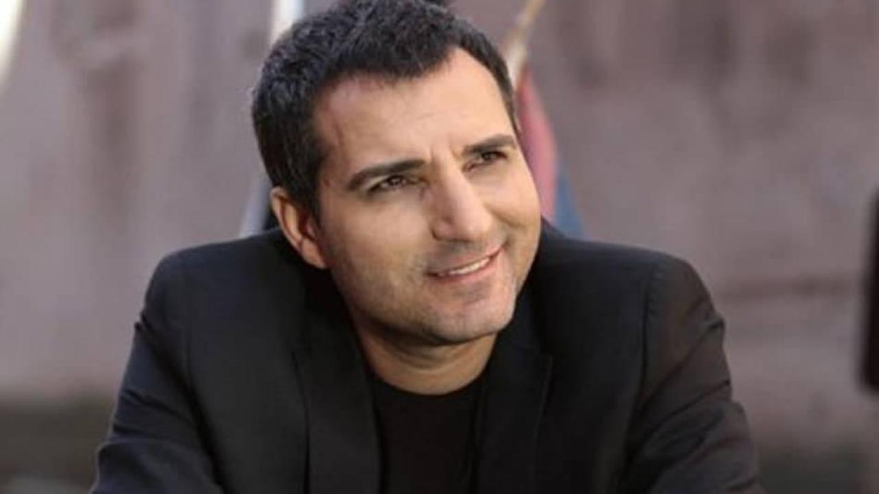 Sevilen sanat&ccedil;ı Rafet El Roman, 6 bu&ccedil;uk milyon T&uuml;rk vatandaşına 'Evde kal' bestesi