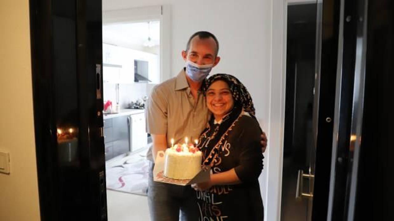 Eşinin doğum günü için yardım istedi, belediye pasta getirdi