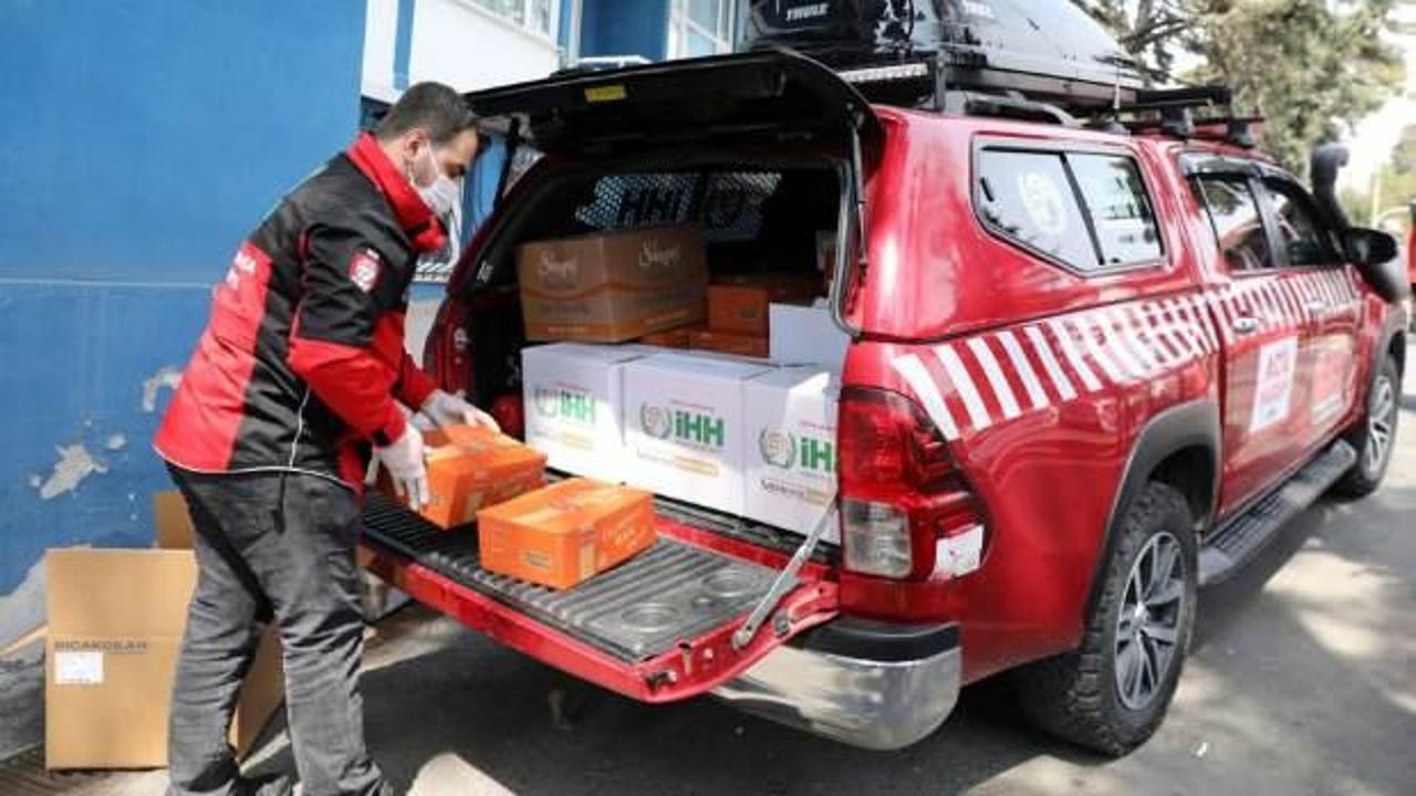 İHH'dan 20 bin sağlıkçıya hediye paketi