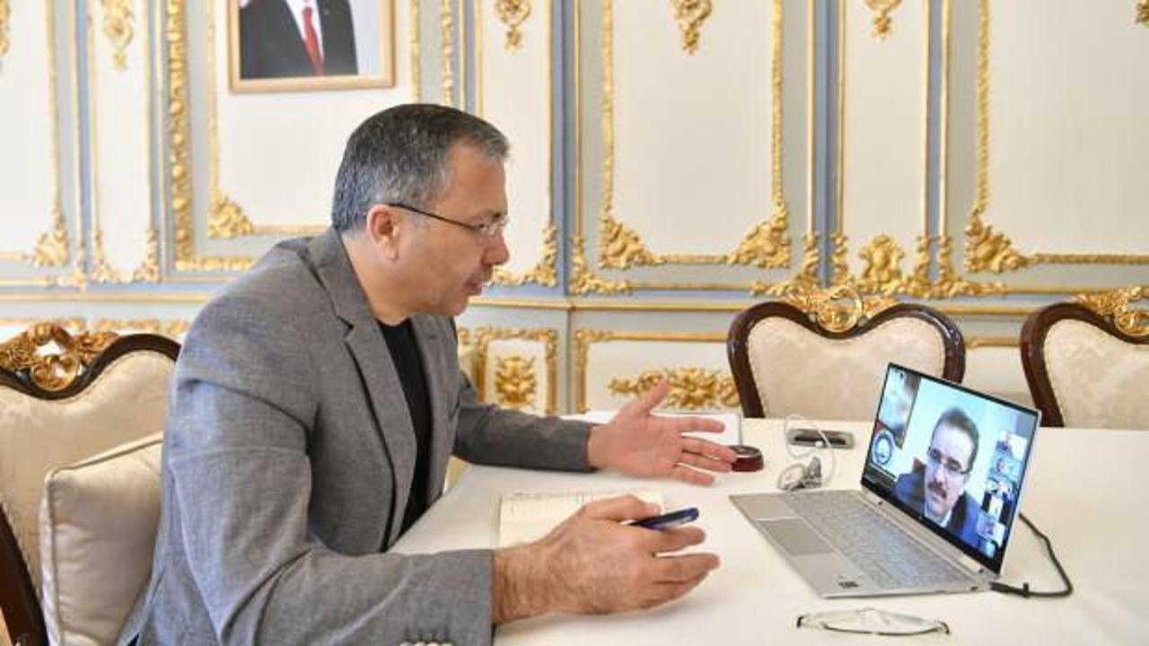 İstanbul Valisi Yerlikaya, kaymakamlarla koronavirüs önlemlerini görüştü