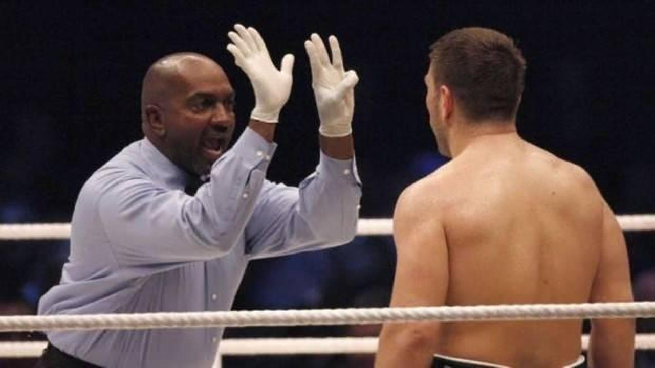 Lennox Lewis-Mike Tyson boks maçının hakemi Cotton koronavirüsten hayatını kaybetti