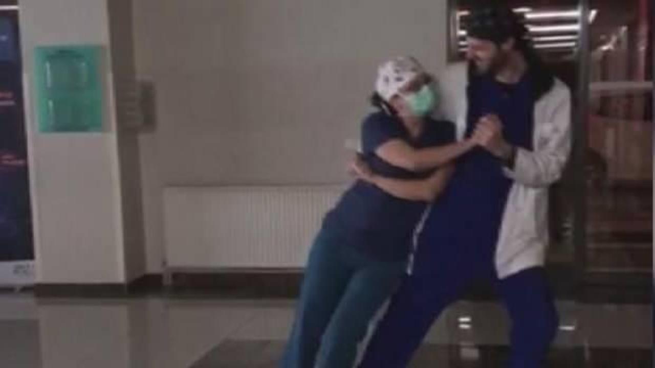 Sağlık &ccedil;alışanı &ccedil;ift d&uuml;ğ&uuml;n danslarını hastane koridorunda yaptı