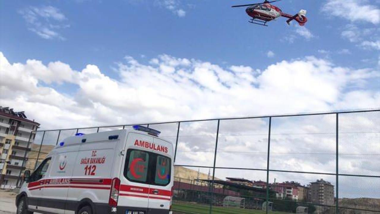 Yaşlı hastanın imdadına ambulans helikopter yetişti