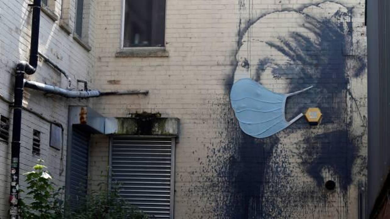 Banksy’den "İnci Küpeli Kız’’ portresine korona güncellemesi