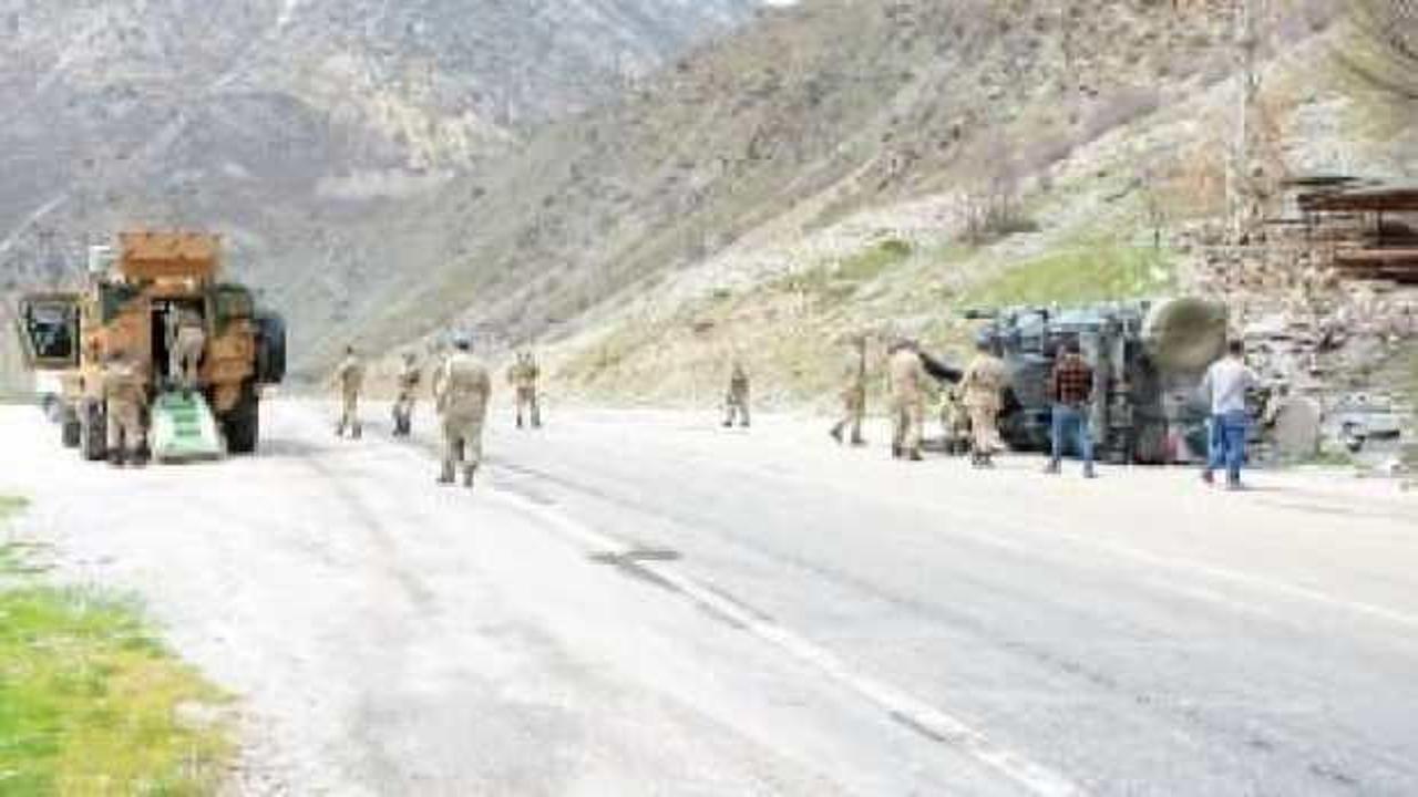 Çatak'ta askeri araç devrildi: 6 asker yaralandı