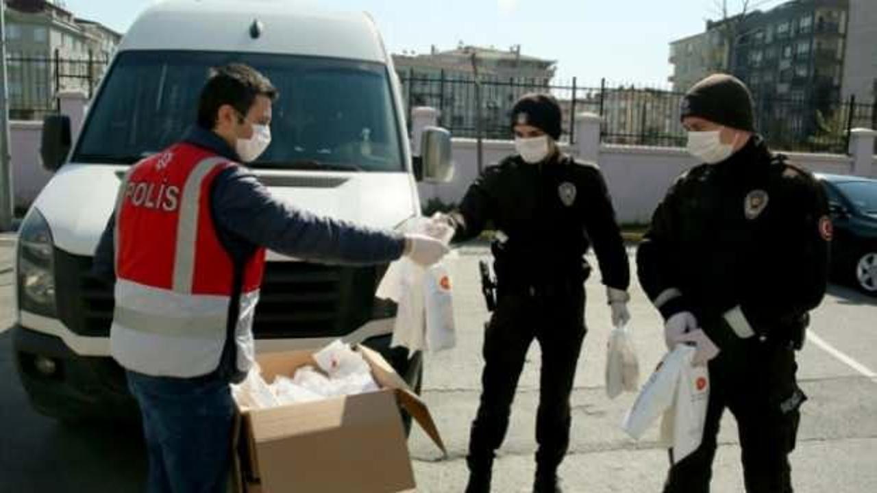 İstanbul'da 65 yaş üstü 1 milyon 160 bin kişiye maske ve kolonya dağıtıldı
