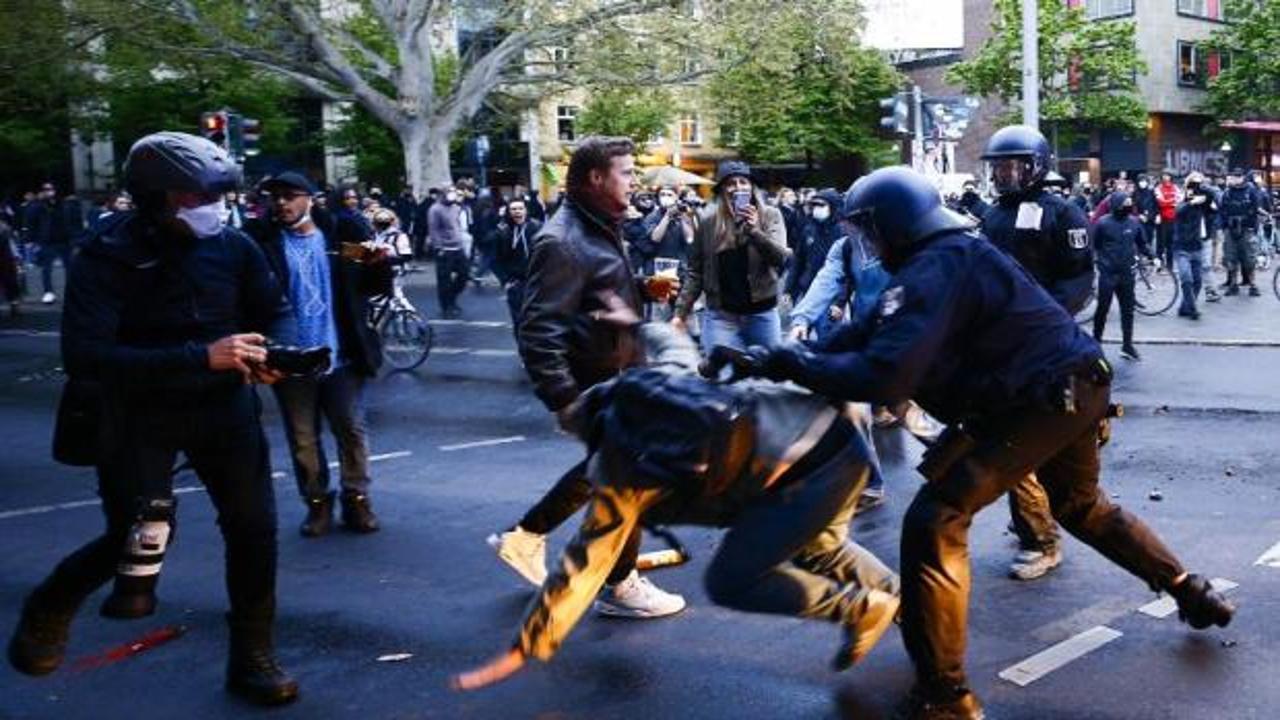 Almanya'da izinsiz 1 Mayıs gösterilerine polis müdahalesi