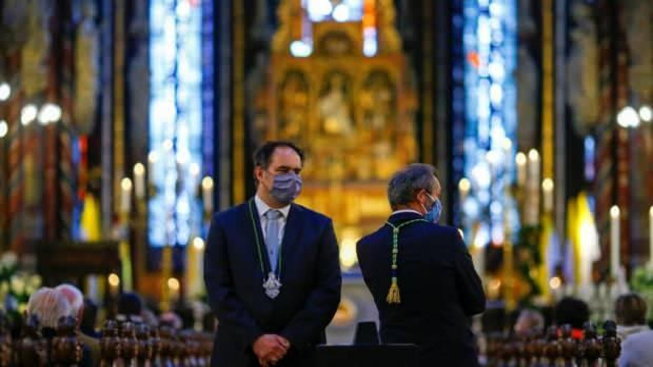 California'da papazlar valiliğe rağmen kiliseleri açmak istiyor