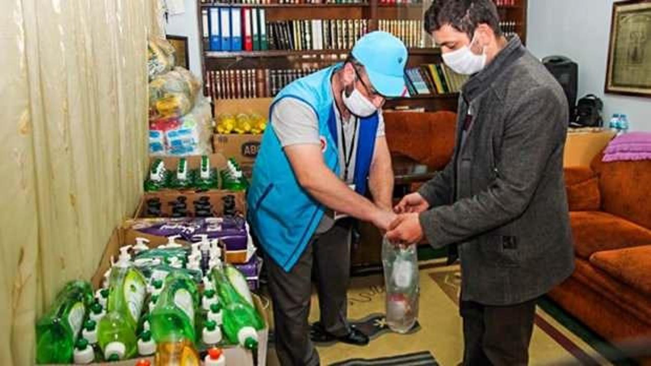 Din görevlileri koronavirüsle mücadelede vatandaşa destek için sahada