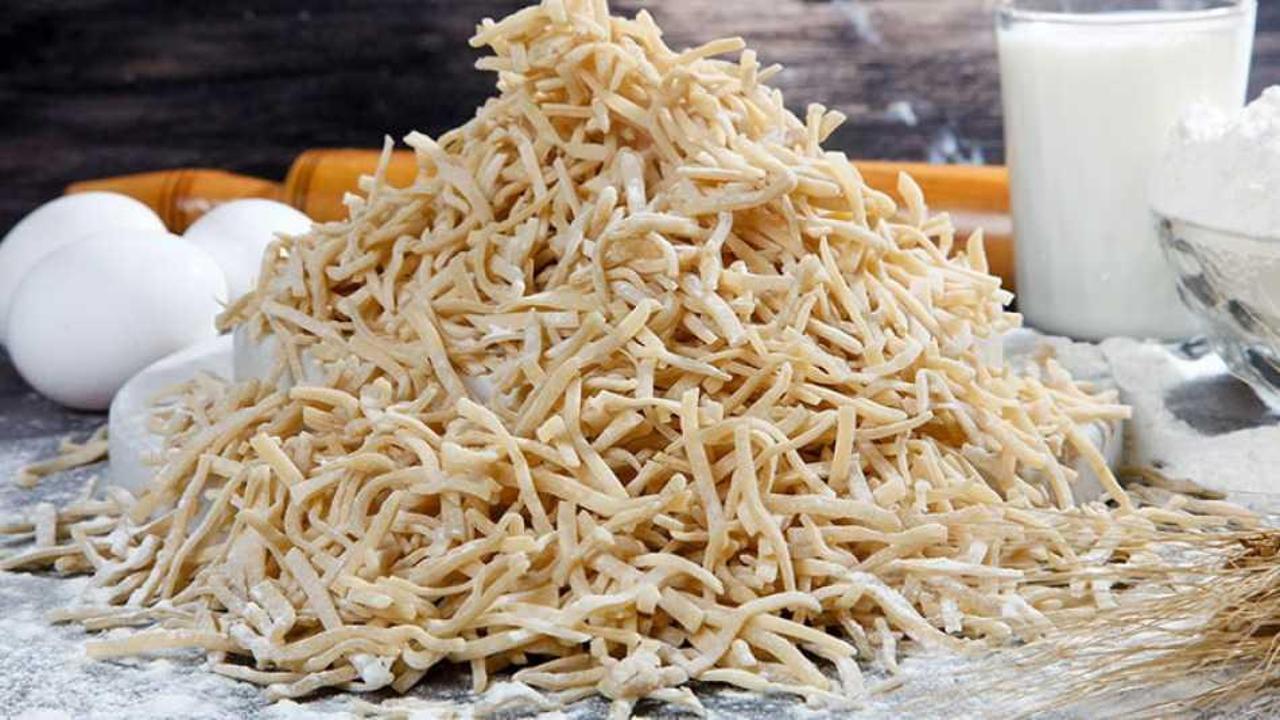 En kolay erişte nasıl yapılır? Erişte nasıl pişer? Erişte pişirmenin p&uuml;f noktaları