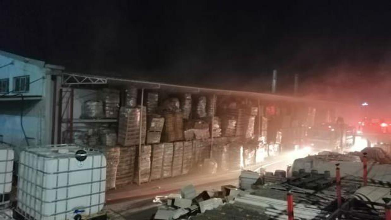 İstanbul'da dezenfektan üretimi yapan fabrikada korkutan yangın