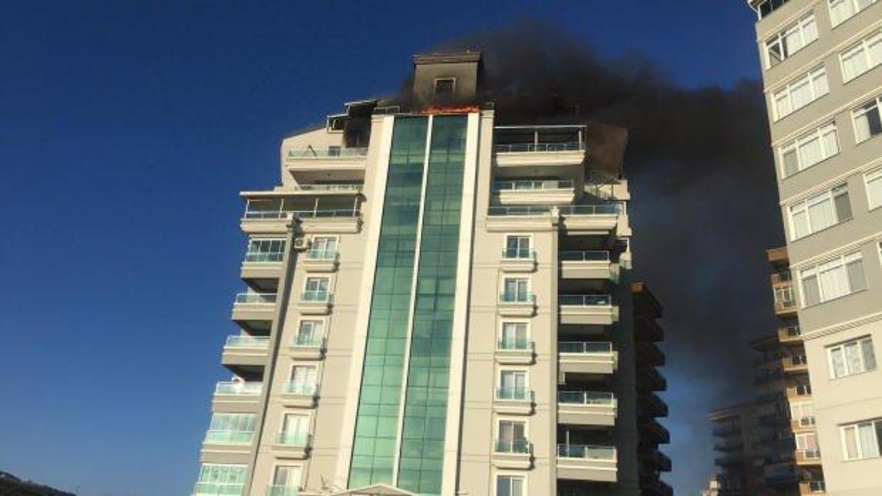 İzmir’de hareketli dakikalar: 10 katlı bina boşaltıldı