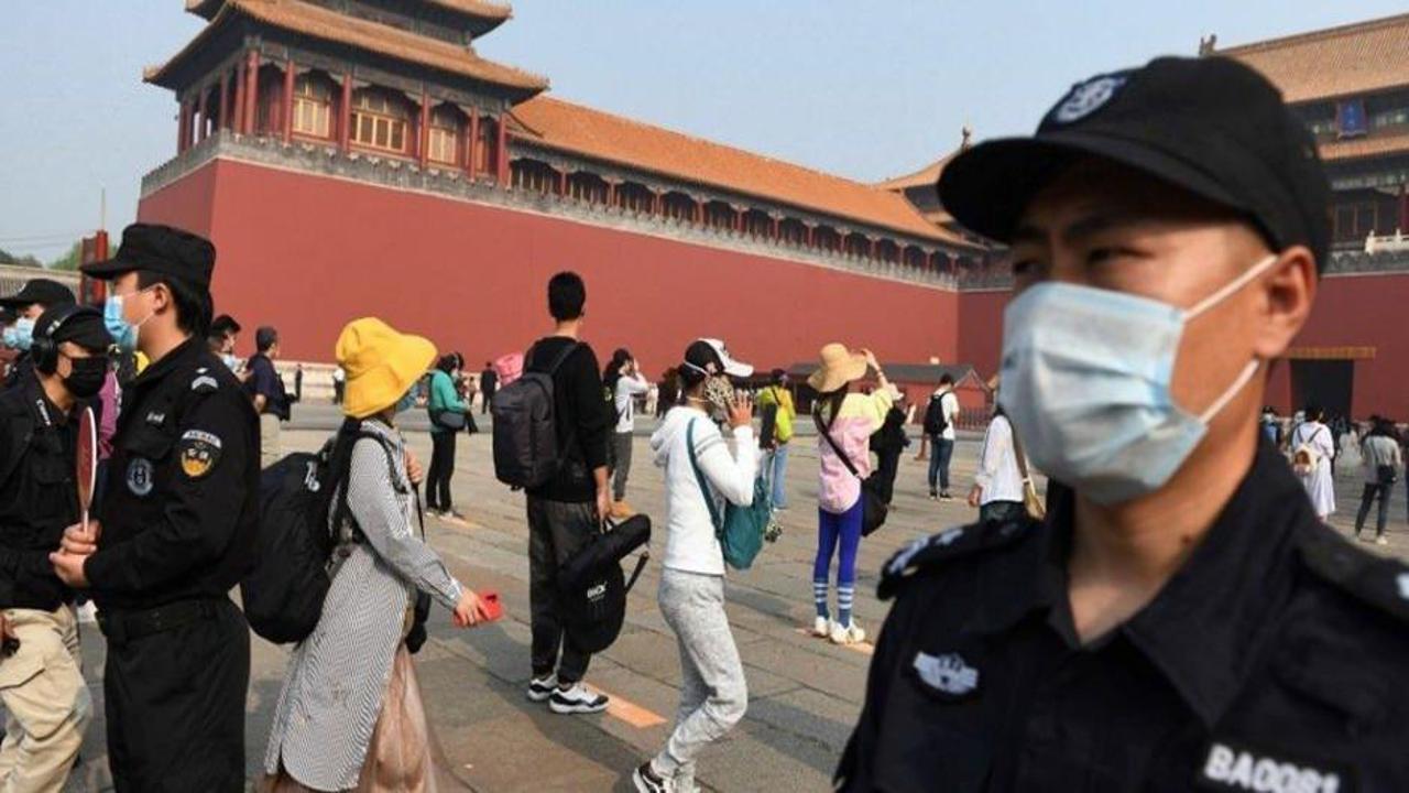 Koronavirüs'ün merkezi Çin'de park ve müzeler yeniden ziyarete açıldı