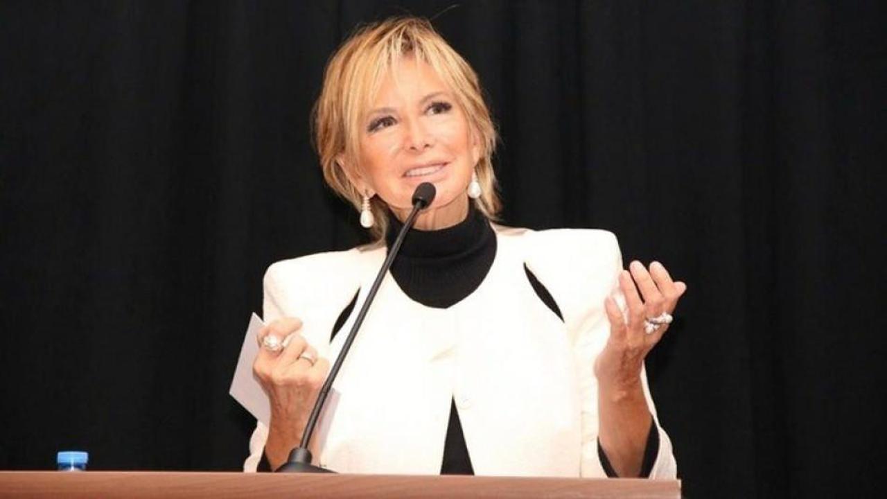 Usta oyuncu Filiz Akın koronavir&uuml;s ş&uuml;phesiyle hastaneye kaldırıldı