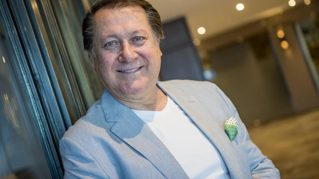 Usta sanat&ccedil;ı Ahmet &Ouml;zhan: Hacca asıl gen&ccedil;ken gidilir...