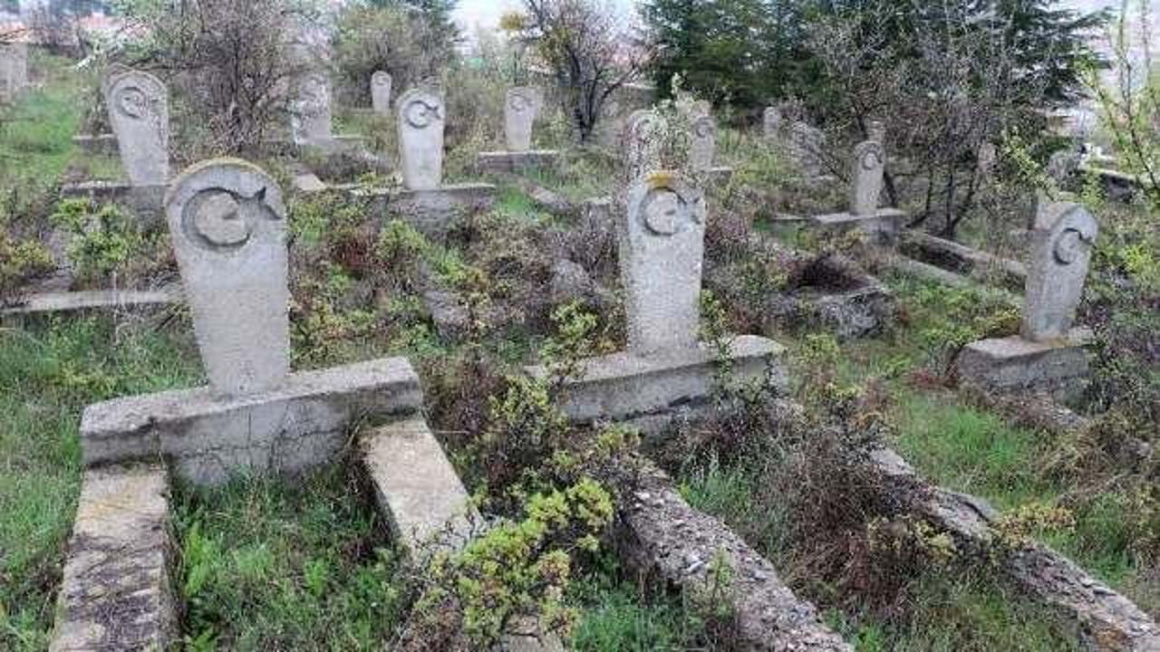 Yozgat’ın ay yıldız işli gizemli mezarları!