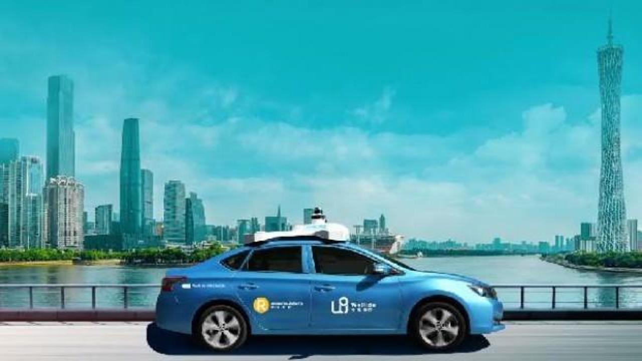 Salgının başladığı Çin'de sürücüsüz robot taksiler piyasada