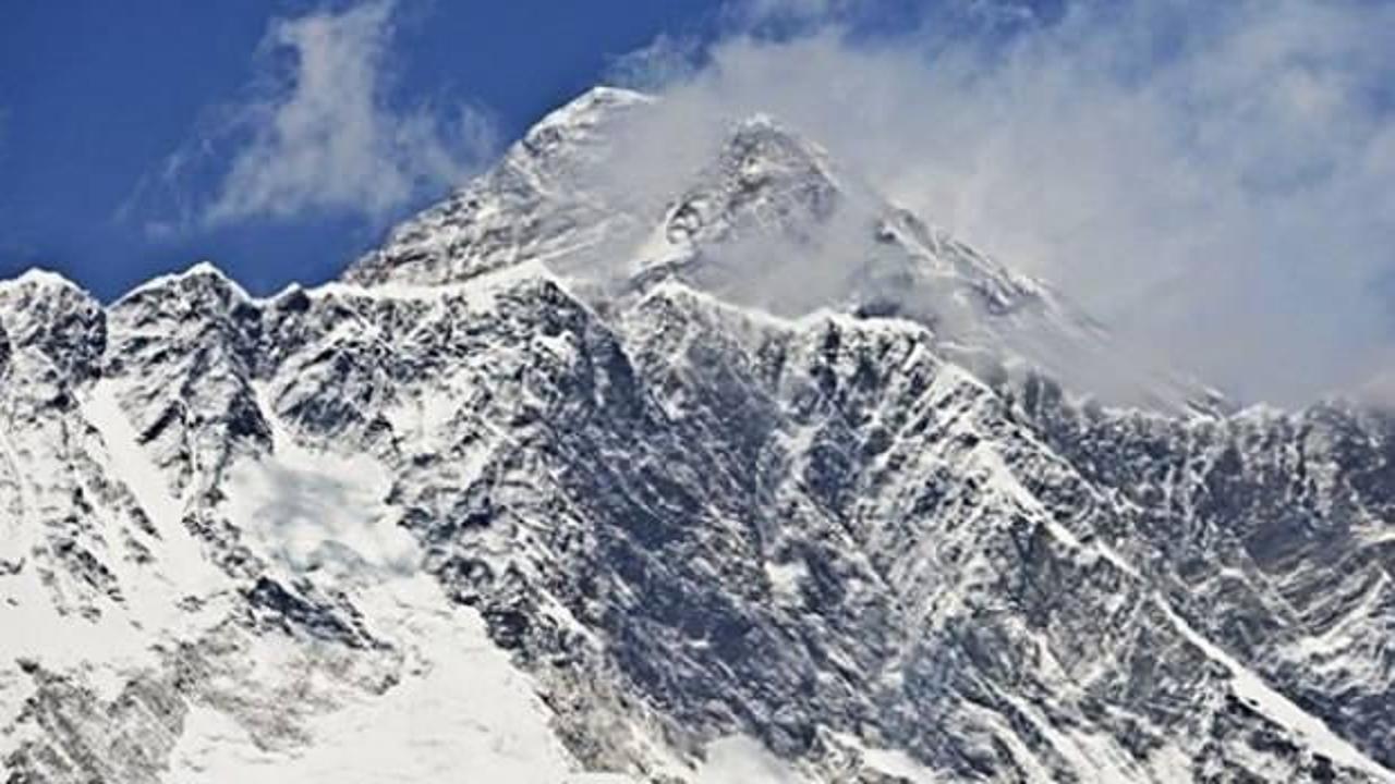 Çinliler Everest Dağı'nın yüksekliğini yeniden ölçecek
