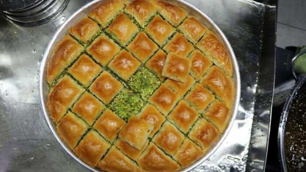 Fıstık fiyatları d&uuml;şt&uuml;! Baklavaya zam yok...