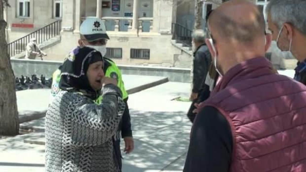 Sokağa çıkarken cüzdanı çalınan kadın gözyaşlarına boğuldu